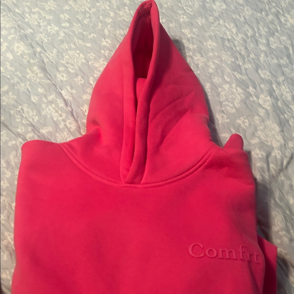 Comfrt Women's Pink Hoodie